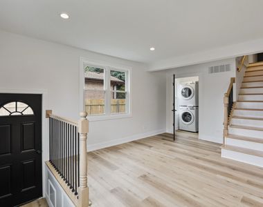 9705 Oak Park Avenue - Photo Thumbnail 28