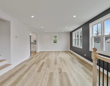 9705 Oak Park Avenue - Photo Thumbnail 23