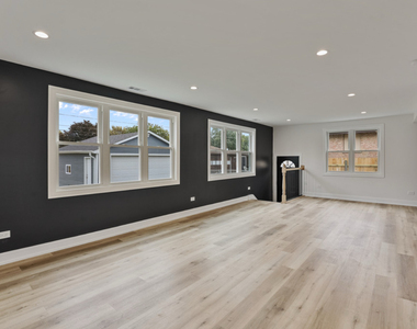 9705 Oak Park Avenue - Photo Thumbnail 24