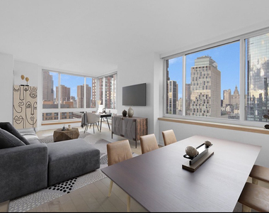 211 North End Avenue - Photo Thumbnail 1