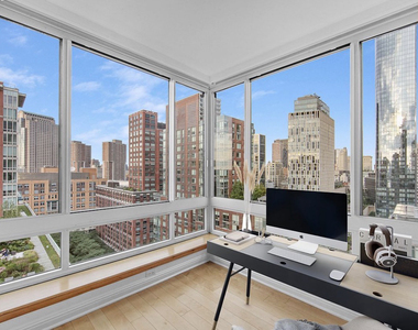 211 North End Avenue - Photo Thumbnail 2