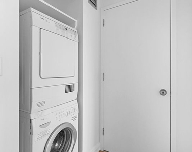 211 North End Avenue - Photo Thumbnail 6
