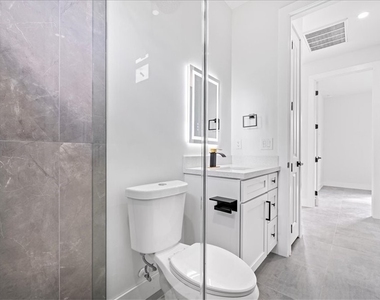 4127 Nw 36th Place - Photo Thumbnail 17
