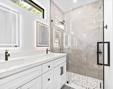 4127 Nw 36th Place - Photo Thumbnail 11