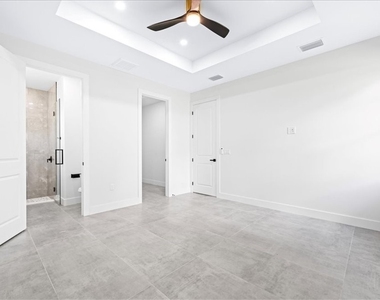 4127 Nw 36th Place - Photo Thumbnail 12