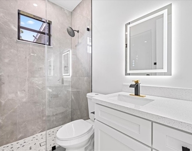 4127 Nw 36th Place - Photo Thumbnail 16