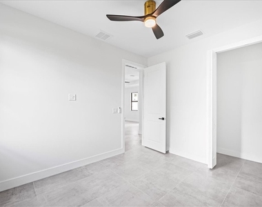 4127 Nw 36th Place - Photo Thumbnail 14