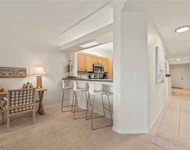 465 Robin Hood Circle - Photo Thumbnail 11