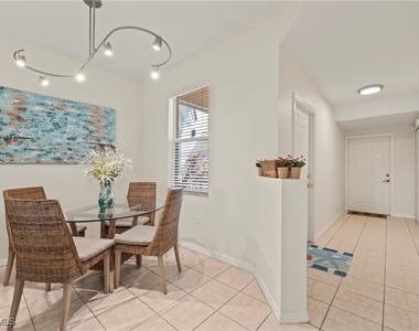 465 Robin Hood Circle - Photo Thumbnail 10