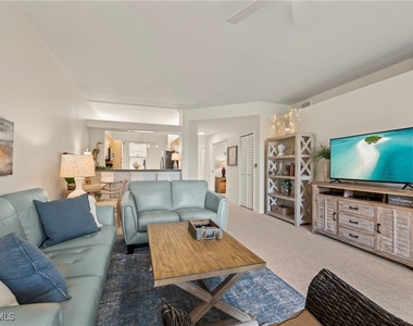 465 Robin Hood Circle - Photo Thumbnail 5