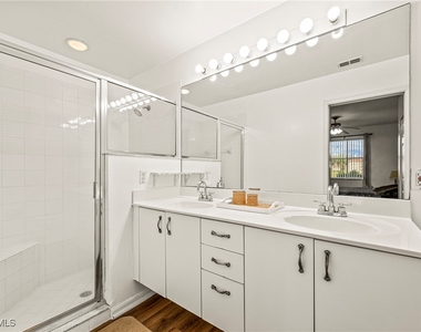 280 Robin Hood Circle - Photo Thumbnail 12