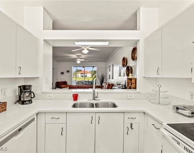 280 Robin Hood Circle - Photo Thumbnail 4