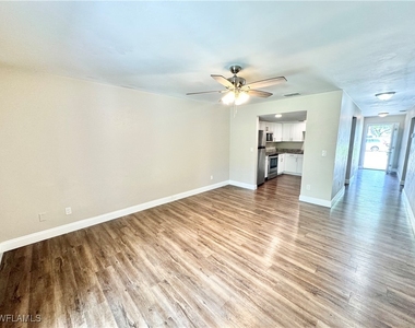 5453 16th Place Sw - Photo Thumbnail 3