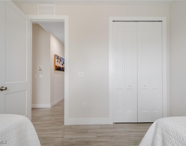 4665 Keylargo Lane - Photo Thumbnail 16