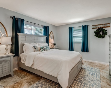 1351 Curlew Avenue - Photo Thumbnail 13