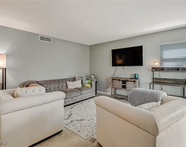 1351 Curlew Avenue - Photo Thumbnail 4