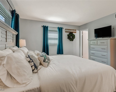 1351 Curlew Avenue - Photo Thumbnail 14