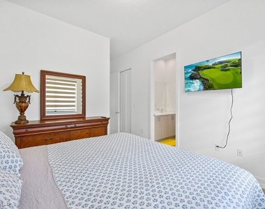 5293 Marano Drive - Photo Thumbnail 14
