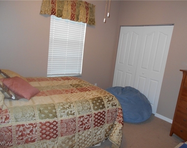 230 W Naomi Drive - Photo Thumbnail 10