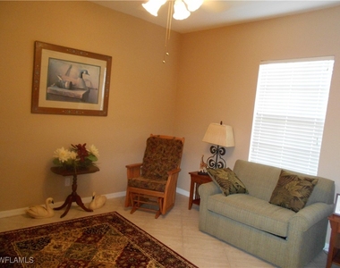 230 W Naomi Drive - Photo Thumbnail 8
