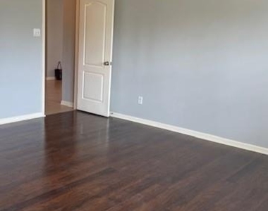 6719 Emerald Shire Lane - Photo Thumbnail 4