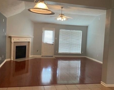 6719 Emerald Shire Lane - Photo Thumbnail 7