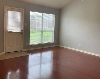 6719 Emerald Shire Lane - Photo Thumbnail 11