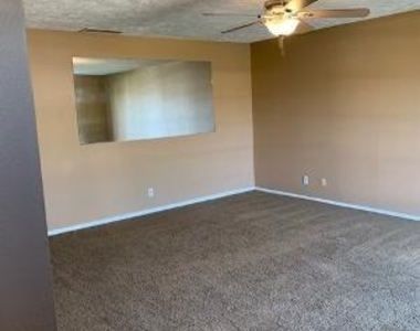 35 San Jacinto Drive - Photo Thumbnail 5