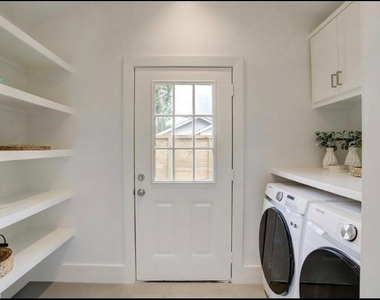 6107 N Main St - Photo Thumbnail 8