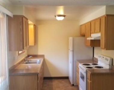 703 12th St - Photo Thumbnail 7