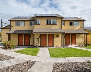 703 12th St - Photo Thumbnail 4