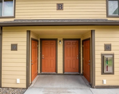 703 12th St - Photo Thumbnail 2