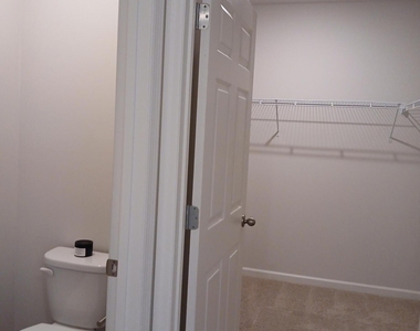 1560 Gardenton Street Nw - Photo Thumbnail 6