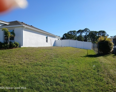 1560 Gardenton Street Nw - Photo Thumbnail 10