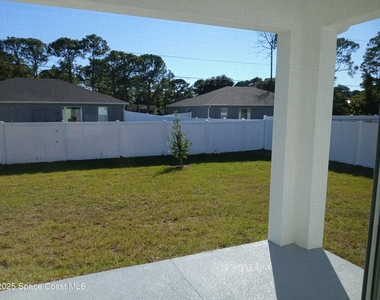 1560 Gardenton Street Nw - Photo Thumbnail 9