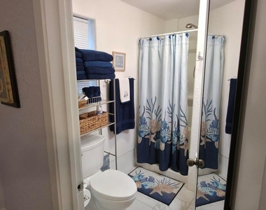 1915 Avenue O 1/2 Rear Unit A - Photo Thumbnail 13
