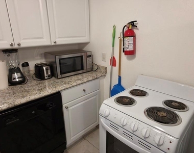 1915 Avenue O 1/2 Rear Unit A - Photo Thumbnail 21