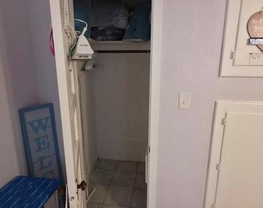 1915 Avenue O 1/2 Rear Unit A - Photo Thumbnail 12