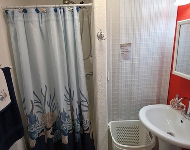 1915 Avenue O 1/2 Rear Unit A - Photo Thumbnail 10