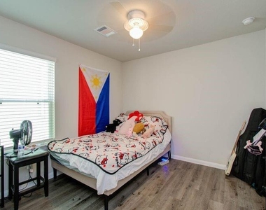 25416 Grotto Falls Lane - Photo Thumbnail 13