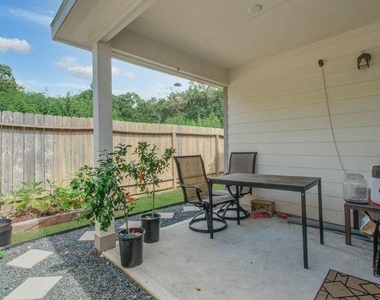25416 Grotto Falls Lane - Photo Thumbnail 15