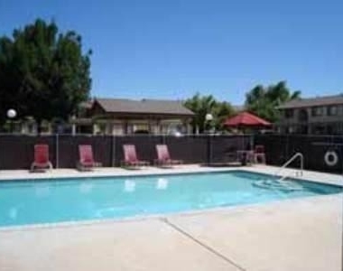 300 Myer Dr - Photo Thumbnail 9