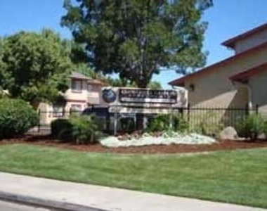 300 Myer Dr - Photo Thumbnail 5