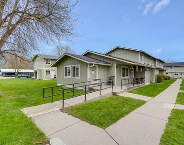 402 S 5th St E - Photo Thumbnail 2