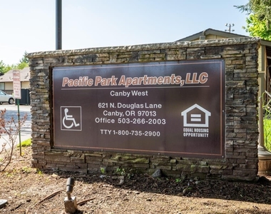 621 N Douglas St - Photo Thumbnail 1