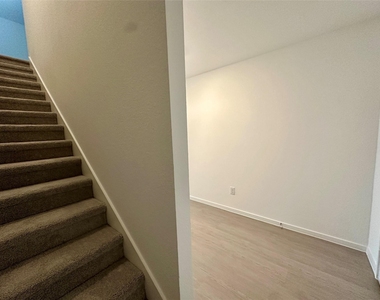 13310 Rayhill Drive - Photo Thumbnail 10