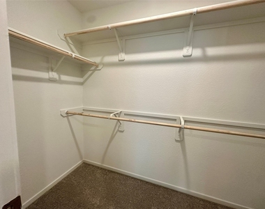 13310 Rayhill Drive - Photo Thumbnail 24