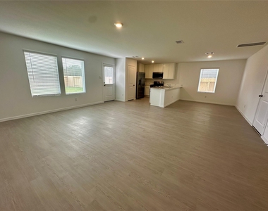 13310 Rayhill Drive - Photo Thumbnail 3