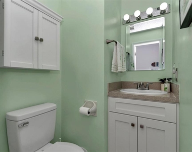 11001 Se Sunset Harbor Rd - Photo Thumbnail 16