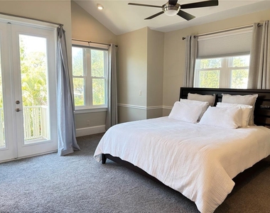 324 Julia Place - Photo Thumbnail 31